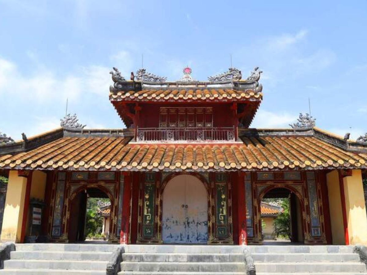 Minh Mang Tomb, Hue: A Legacy of Vietnam’s Imperial Splendor