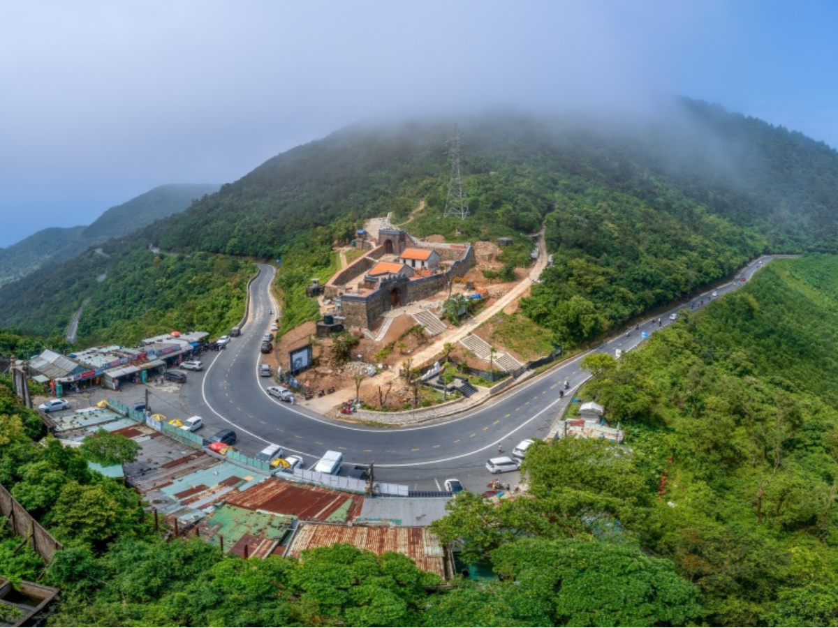 🚂 Hai Van Pass Train: Vietnam’s Most Scenic Rail Adventure