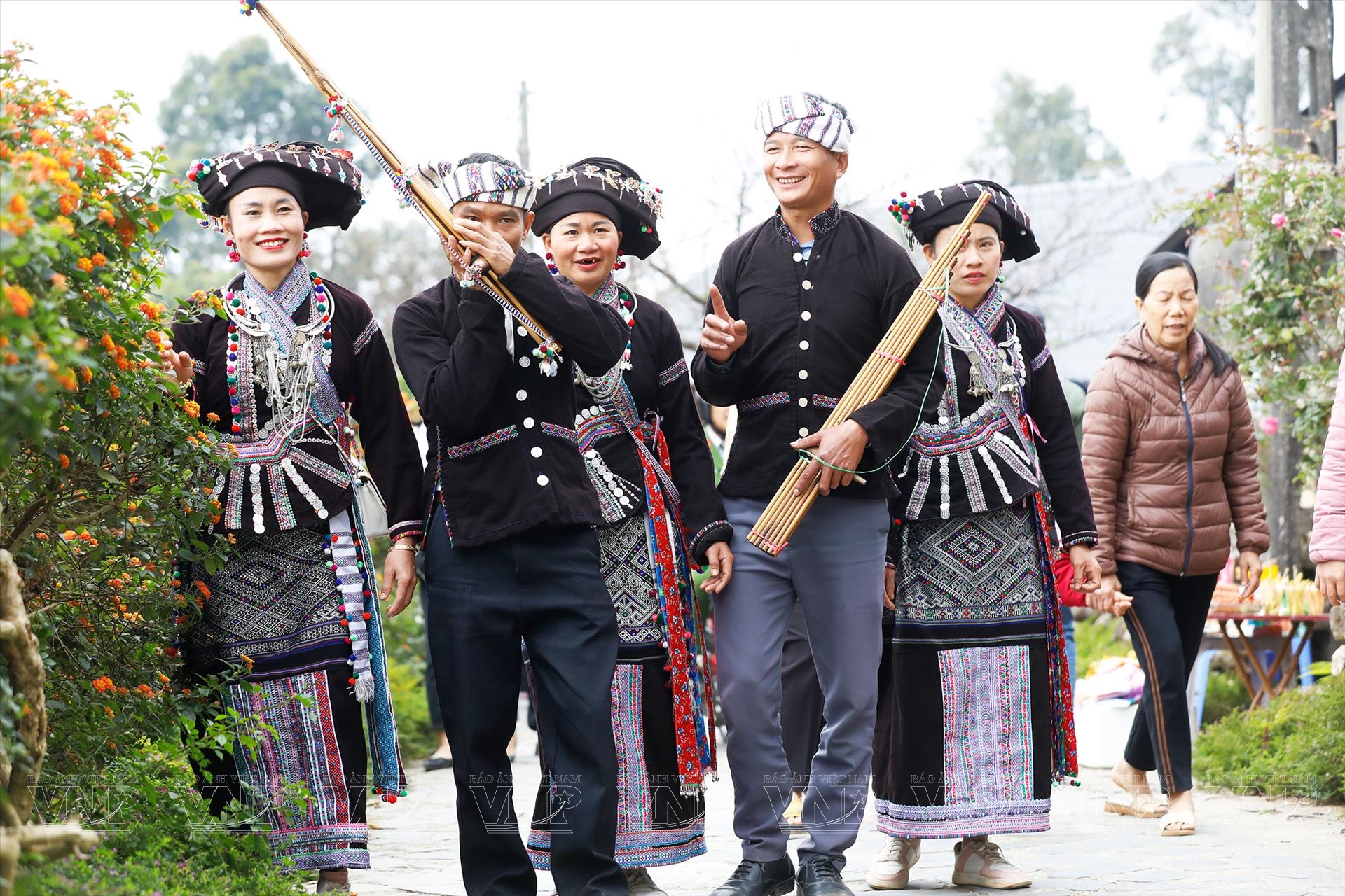 Traditional Costumes of Laos: A Celebration of Culture and Craft